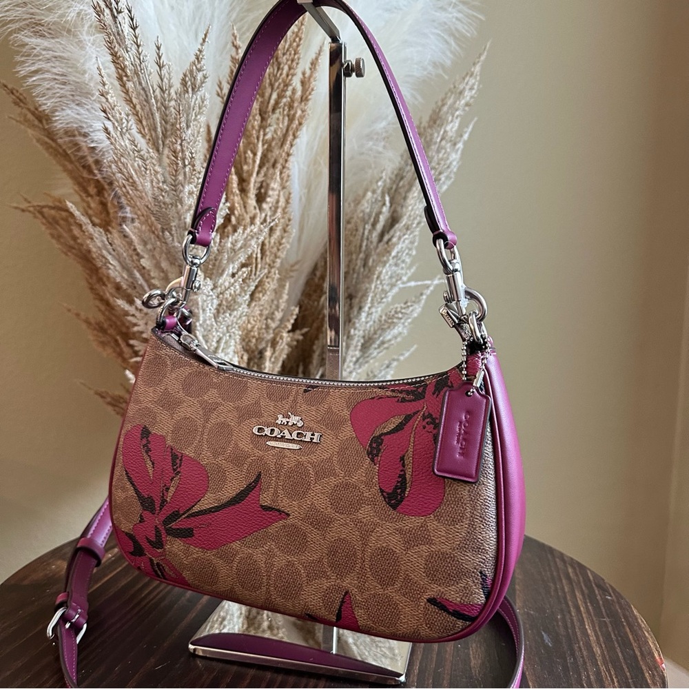 Coach Teri Shoulder Bag In Signature Canvas With Bow Print - Picture 3 of 13